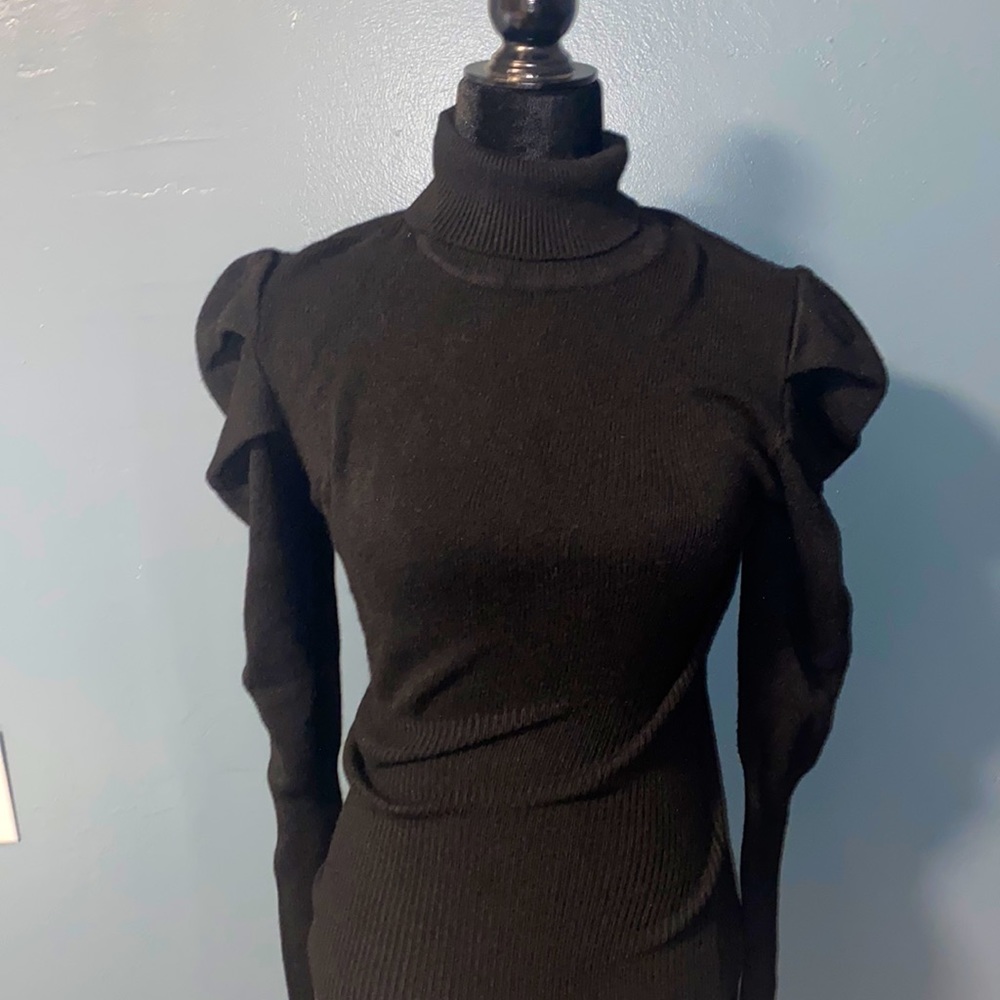 Black turtle neck with balloon sleeves